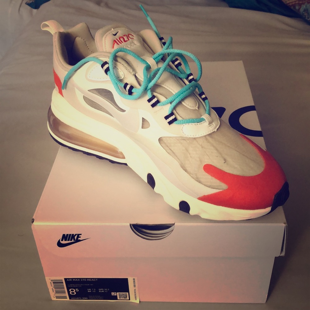 Nike 270